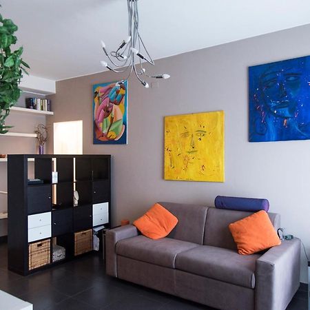 High Rise Studio Flat Near Metro Stop Милан Экстерьер фото